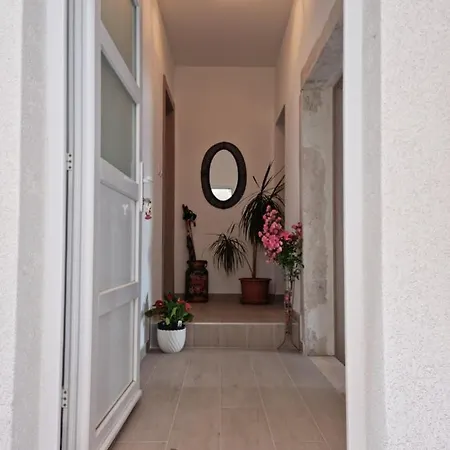 Apartment Kamena Kuca Pandorovica Kali